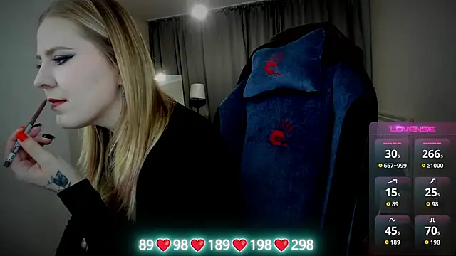 Olivia Munk online show from 10.07.25