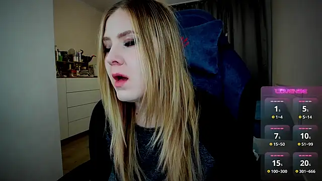 Olivia Munk online show from 10.11.25