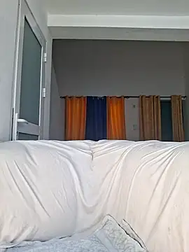 Kamdollie online show from 09.24.25