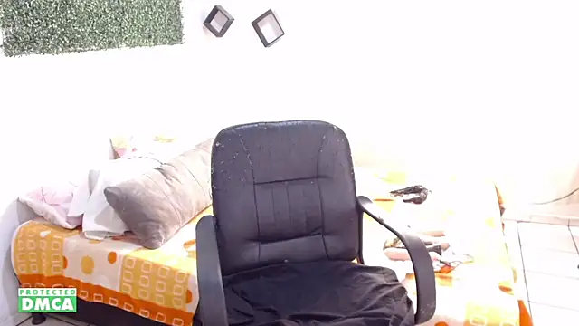 danielapalmer  online show from 12.08.24