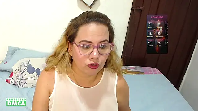 danielapalmer  online show from 03.05.25