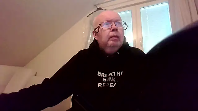 Snapshot of ScrawnyFire chatting on 01.17.26 ScrawnyFire online show from 01.17.26