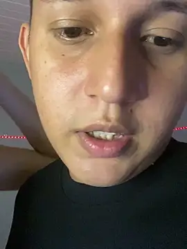 Snapshot of Duduhott chatting on 02.12.25 Duduhott online show from 02.12.25