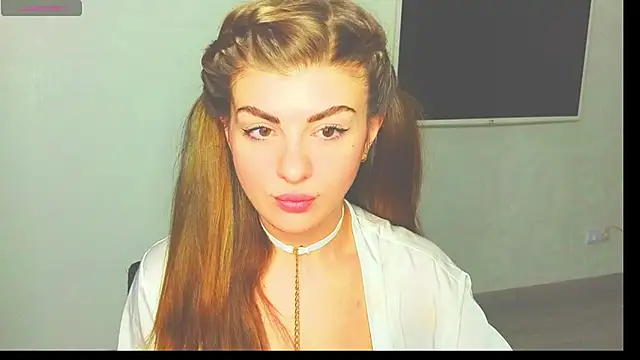  comefeelme  online show from 03.05.25