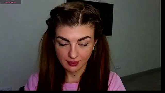  comefeelme  online show from 03.06.25