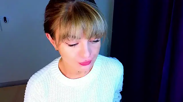  comefeelme  online show from 10.22.25