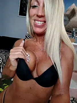 Snapshot of Weloveblue chatting on 02.19.25 Weloveblue online show from 02.19.25