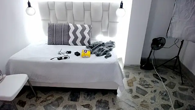 tiffany  pink online show from 03.21.25