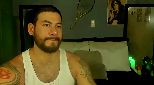 Snapshot of Prometeo-grizzly chatting on 12.18.24 Prometeo-grizzly online show from 12.18.24