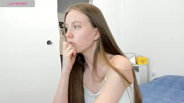 Snapshot of Peggy_Beauty chatting on 04.25.26 Peggy Beauty online show from 04.25.26