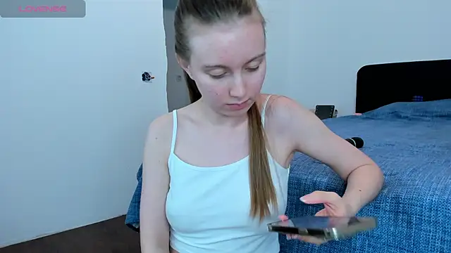 Snapshot of Peggy_Beauty chatting on 05.16.26 Peggy Beauty online show from 05.16.26