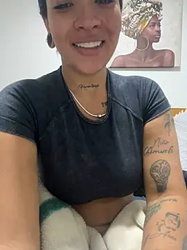 Snapshot of HannahW_ chatting on 12.28.24 HannahW  online show from 12.28.24