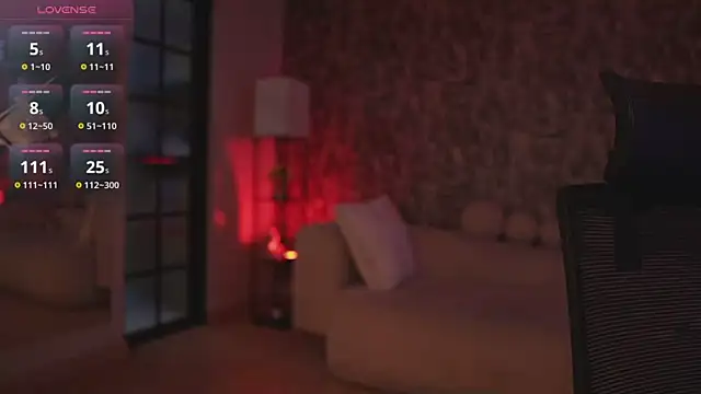 Snapshot of HannahW_ chatting on 10.02.25 HannahW  online show from 10.02.25