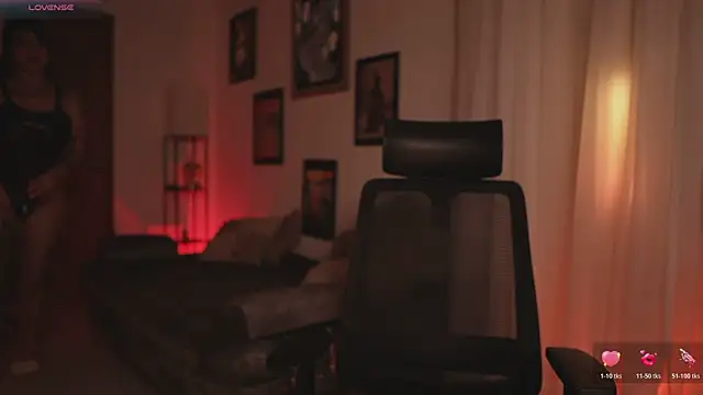 HannahW  online show from 03.24.26