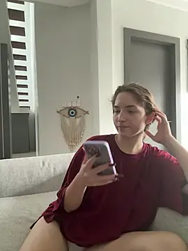 Nura n Sarah online show from 01.10.25