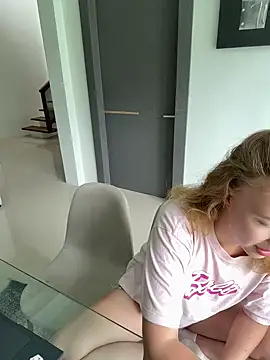 Nura n Sarah online show from 03.12.25