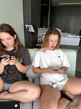 Nura n Sarah online show from 10.22.25