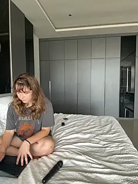 Nura n Sarah online show from 11.28.25