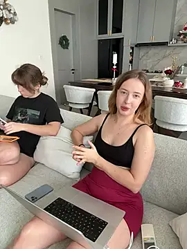 Snapshot of Nura_n_Sarah chatting on 01.18.26 Nura n Sarah online show from 01.18.26