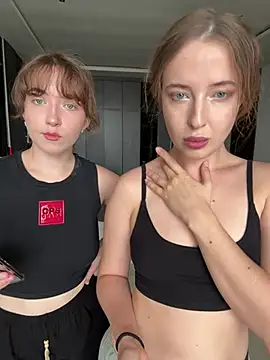 Snapshot of Nura_n_Sarah chatting on 02.11.26 Nura n Sarah online show from 02.11.26