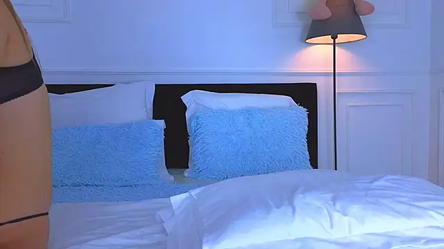 NicoleMarani online show from 12.20.24