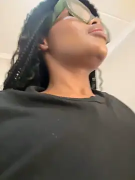 Snapshot of Neelo-Smith chatting on 02.23.25 Neelo-Smith online show from 02.23.25