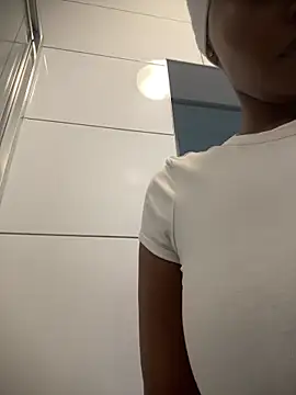 Snapshot of Neelo-Smith chatting on 09.27.25 Neelo-Smith online show from 09.27.25