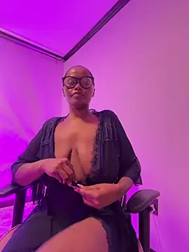 Snapshot of Neelo-Smith chatting on 06.04.26 Neelo-Smith online show from 06.04.26
