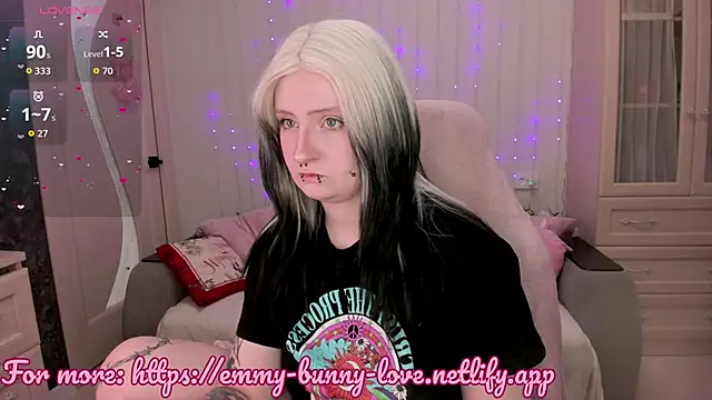 Snapshot of EmmyBunny chatting on 02.23.26 EmmyBunny online show from 02.23.26