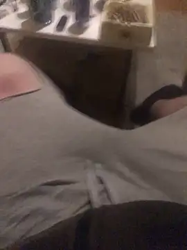 Snapshot of chrille82 chatting on 10.06.25 chrille82 online show from 10.06.25