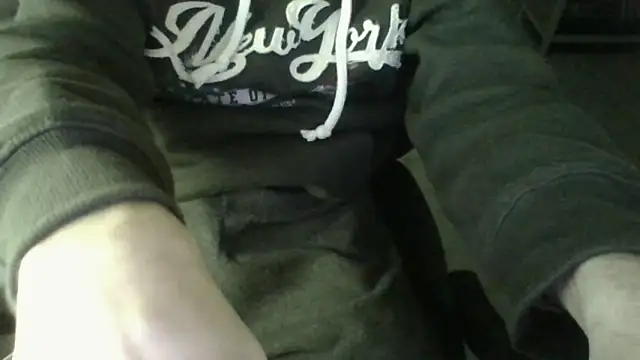 Snapshot of FranciCazzone chatting on 01.08.25 FranciCazzone online show from 01.08.25