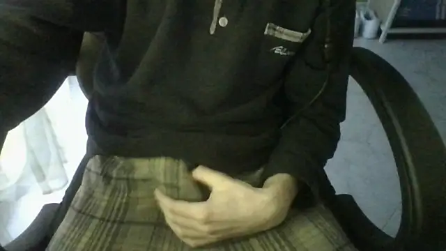 Snapshot of FranciCazzone chatting on 03.14.25 FranciCazzone online show from 03.14.25