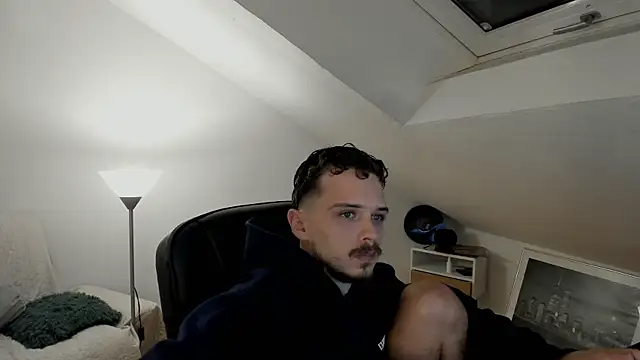 Snapshot of naked_psy chatting on 09.14.25 naked psy online show from 09.14.25