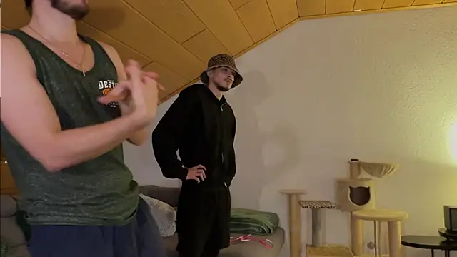 Snapshot of naked_psy chatting on 11.20.25 naked psy online show from 11.20.25