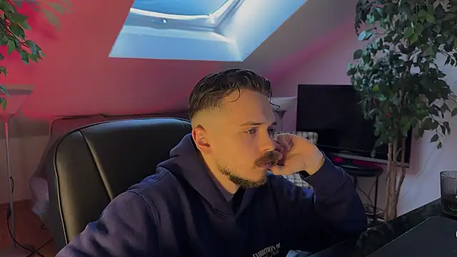 Snapshot of naked_psy chatting on 02.21.26 naked psy online show from 02.21.26