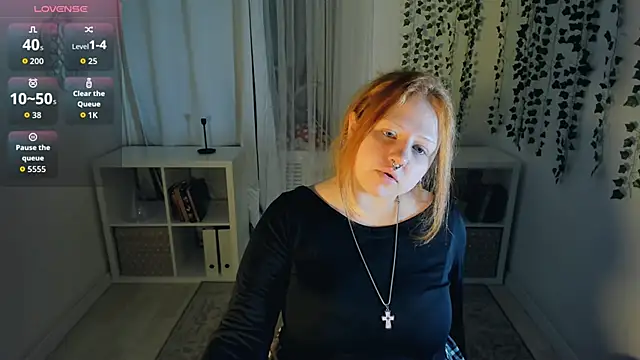 bitchofsun  online show from 11.29.25