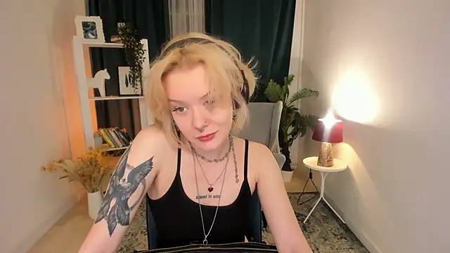 Snapshot of cyber_whore_ chatting on 05.05.26 cyber whore online show from 05.05.26