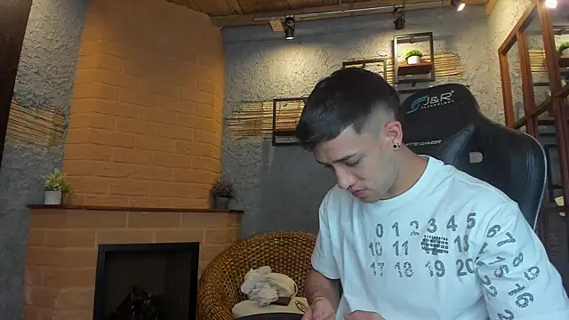 alexgiraldo  online show from 02.04.25