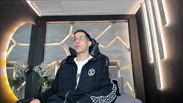 alexgiraldo  online show from 02.28.25