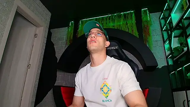 alexgiraldo  online show from 03.22.25