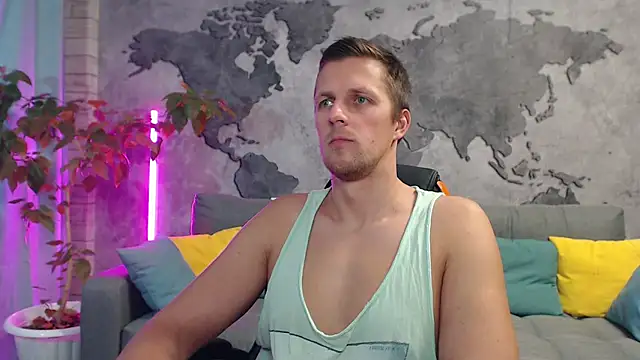 Snapshot of VikingChrisss chatting on 11.08.25 VikingChrisss online show from 11.08.25