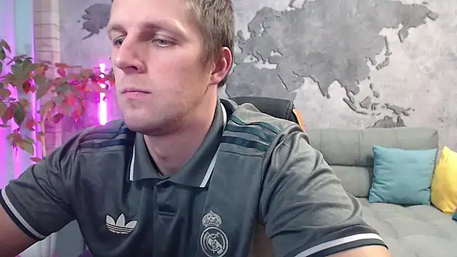 Snapshot of VikingChrisss chatting on 12.01.25 VikingChrisss online show from 12.01.25