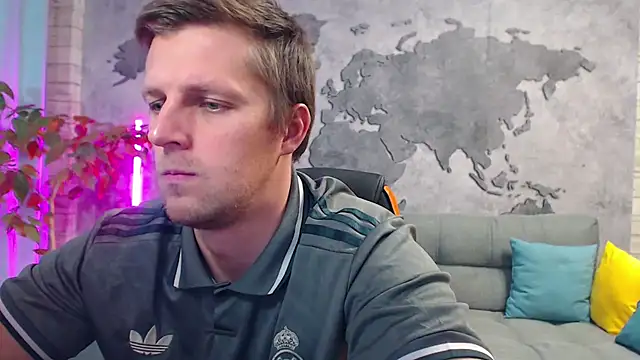 Snapshot of VikingChrisss chatting on 12.05.25 VikingChrisss online show from 12.05.25