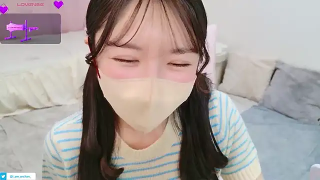 Snapshot of anchan_ chatting on 06.15.26 anchan online show from 06.15.26