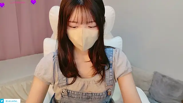 Snapshot of anchan_ chatting on 07.18.26 anchan online show from 07.18.26