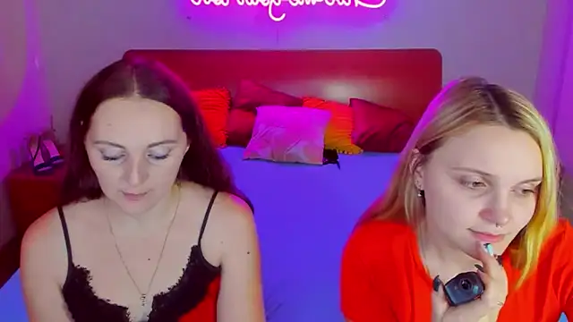 Snapshot of MagicEyess chatting on 01.09.25 MagicEyess online show from 01.09.25