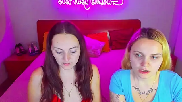 Snapshot of MagicEyess chatting on 01.22.25 MagicEyess online show from 01.22.25