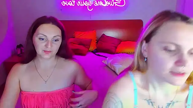 Snapshot of MagicEyess chatting on 01.26.25 MagicEyess online show from 01.26.25