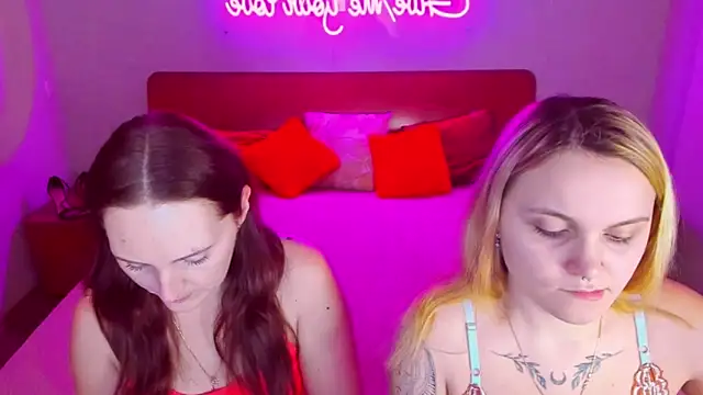 Snapshot of MagicEyess chatting on 02.07.25 MagicEyess online show from 02.07.25