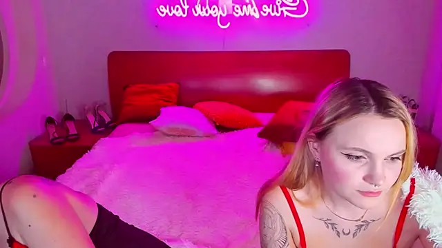 Snapshot of MagicEyess chatting on 02.12.25 MagicEyess online show from 02.12.25